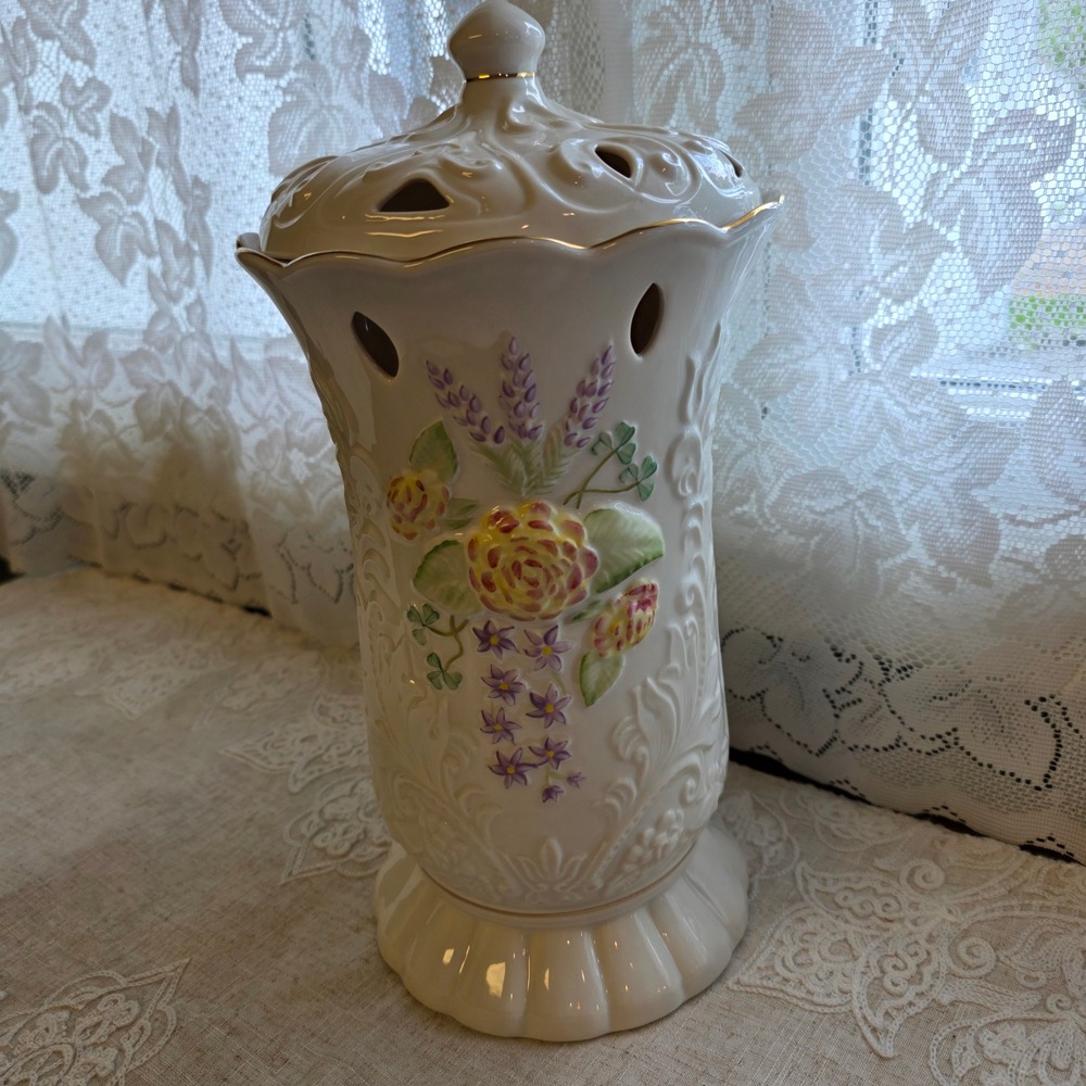 Belleek Glendarragh Covered Vase 10.5" Ivory Limited Edition Parian 663/3350